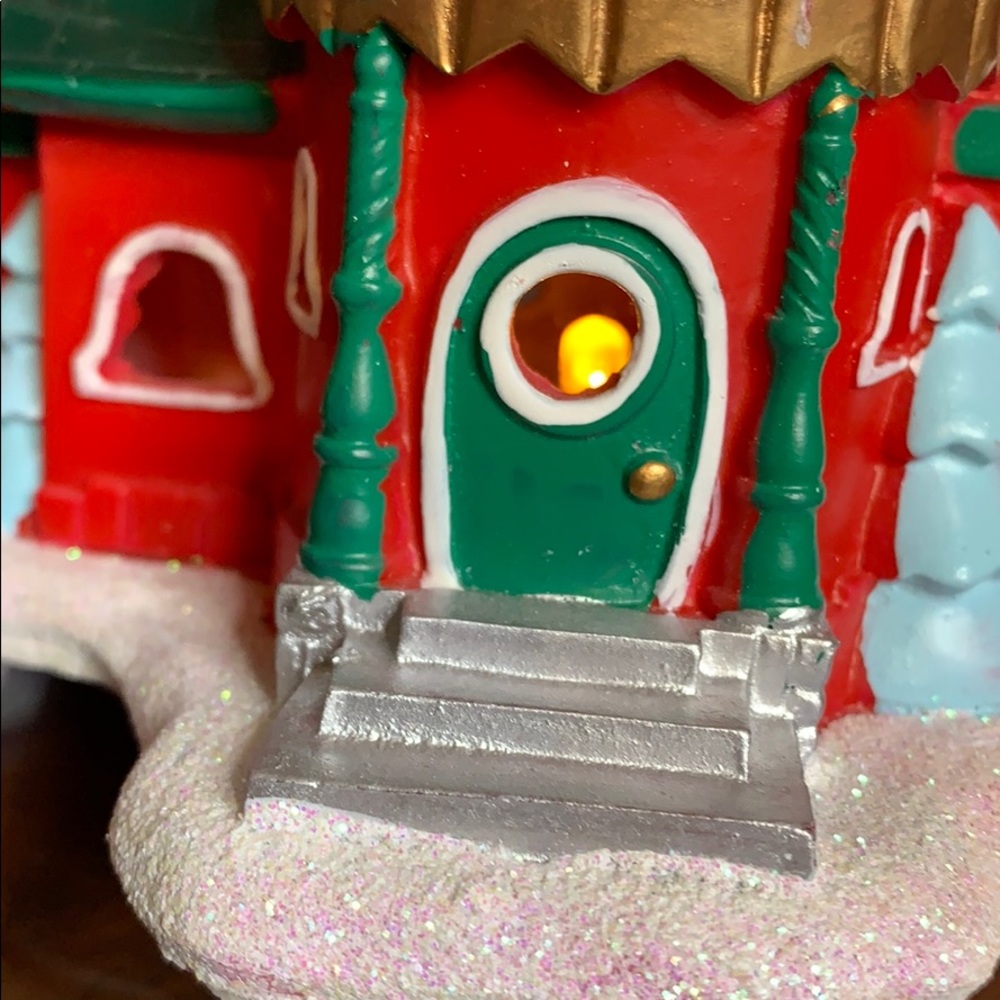 NWT Hallmark 2014 Glow Road Bell Cottage - Picture 8 of 8